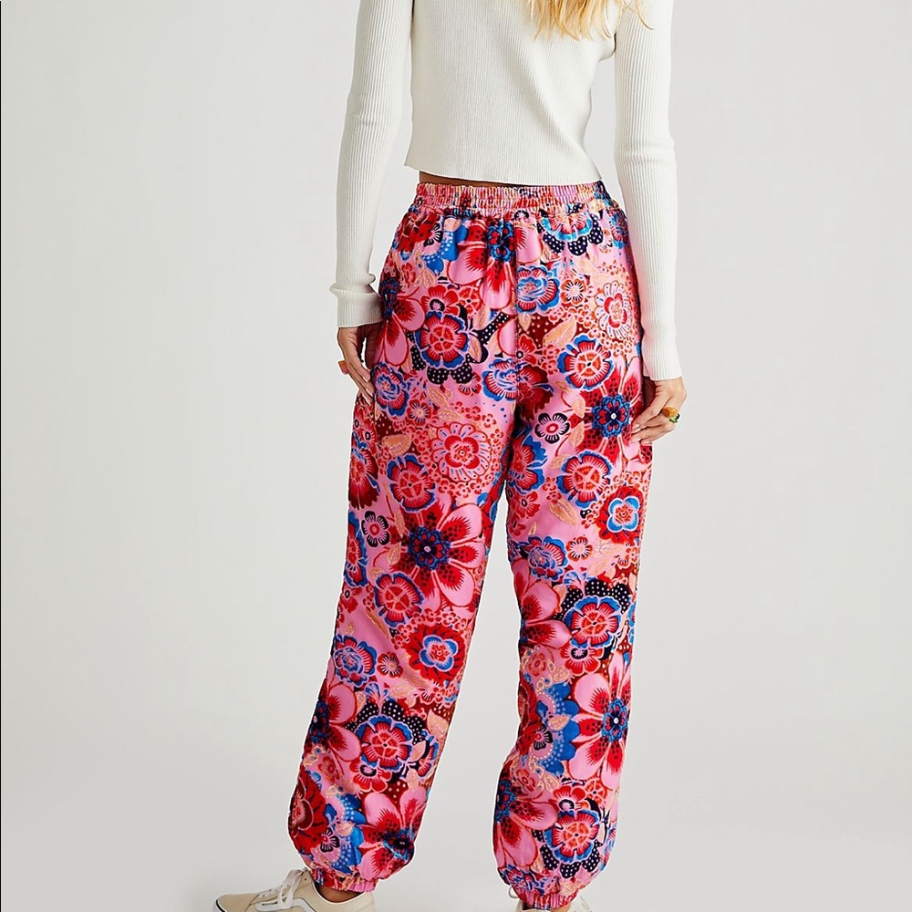 Free People Sun Valley Velvet Pants. Medium. NWT - Picture 2 of 4